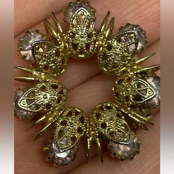 Vntg Art Nouveau Purple Crystals Goldtone Filigree Pin/clip earring set. - Picture 2 of 16
